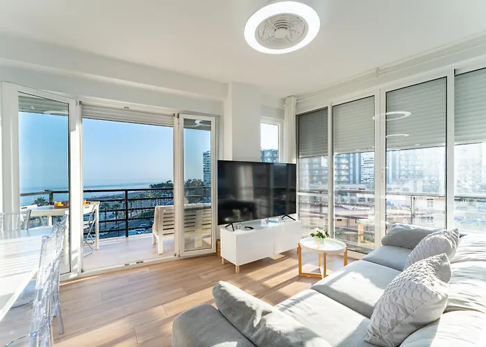 Amazing Playamar Views Торремолинос